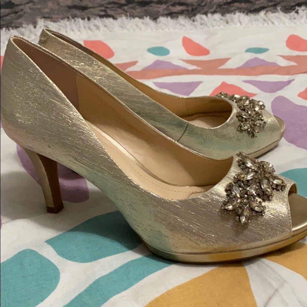 Alex Marie Gold Peep Toe Pump Sz 8